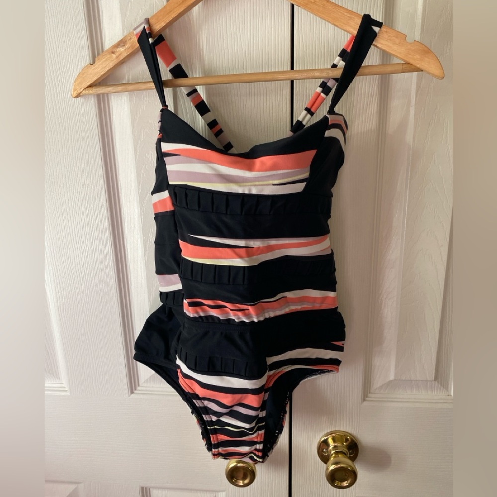 NWOT! ROSA‎ CHA Black Striped Ruched Convertible Back One Piece Swimsuit SZ L